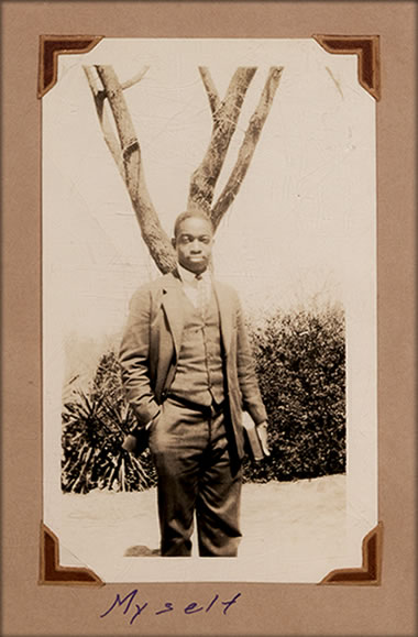 photograph by UI alumnus Patrobas Cassius Robinson (1905-1984)