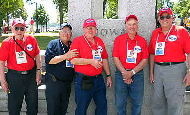 Heroes’ Welcome--D.C. Hawkeyes honor World War II veterans