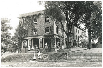 Eastlawn, in either 1915 or 1921.